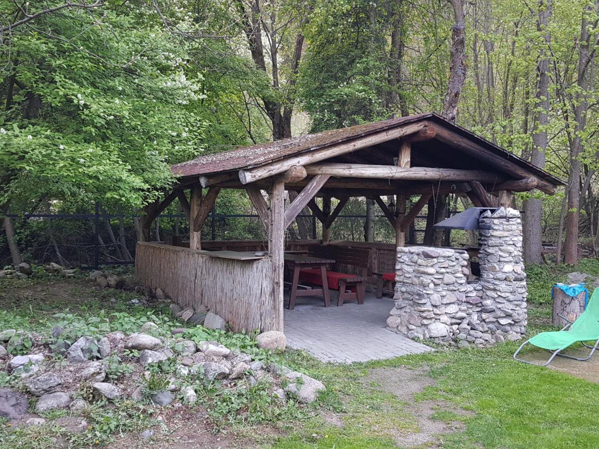 Chata pod skalou Valaská Exteriér fotografie